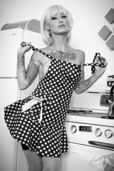 Kleio Valentien sex skådespelerska foto