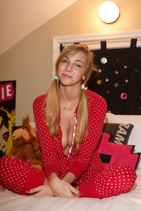 Kendra Sunderland fin skådespelerska foton