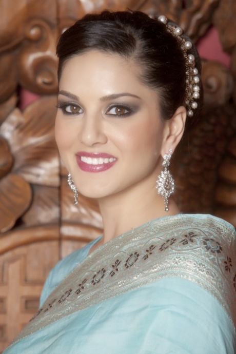 Sunny Leone gratis modell samling